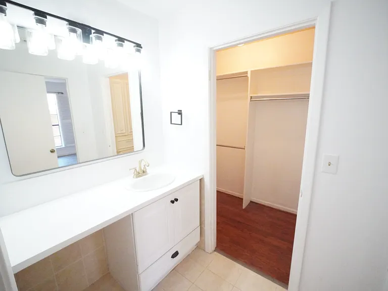 7926 Broadway St #102 — Photo 9