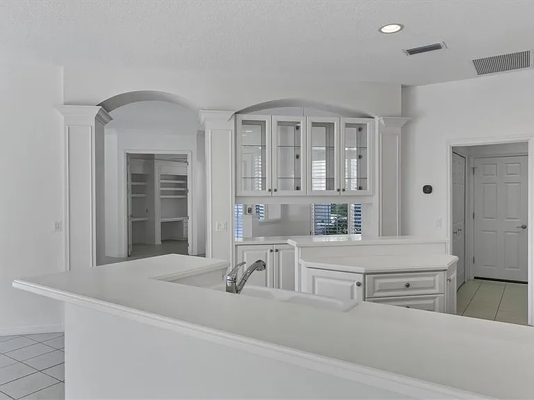 8501 Park Shore Ln — Photo 13