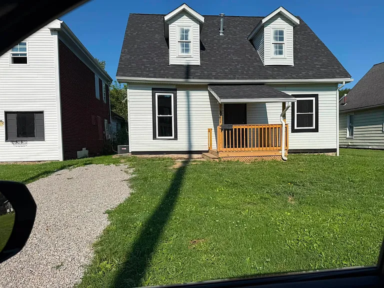 841 Moxahala Ave — Photo 1