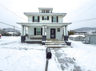 505 Herman Ave, Star City, WV 26505