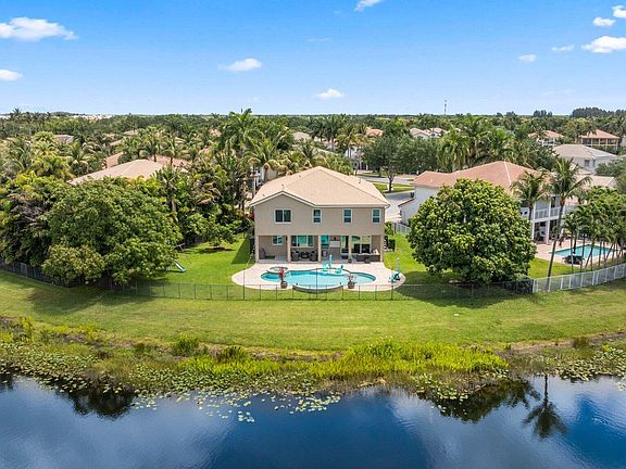 4th image of 8578 Trailwinds Court