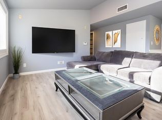5706 Wallis Ln, Woodland Hills, CA 91367