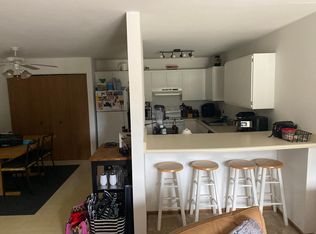 860 Weslyn Ct APT 6, West Bend, WI 53095