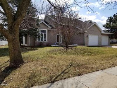 2219 Wheatland Ter, Freeport, IL, 61032