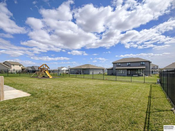 12119 S 205th St, Gretna, NE 68028