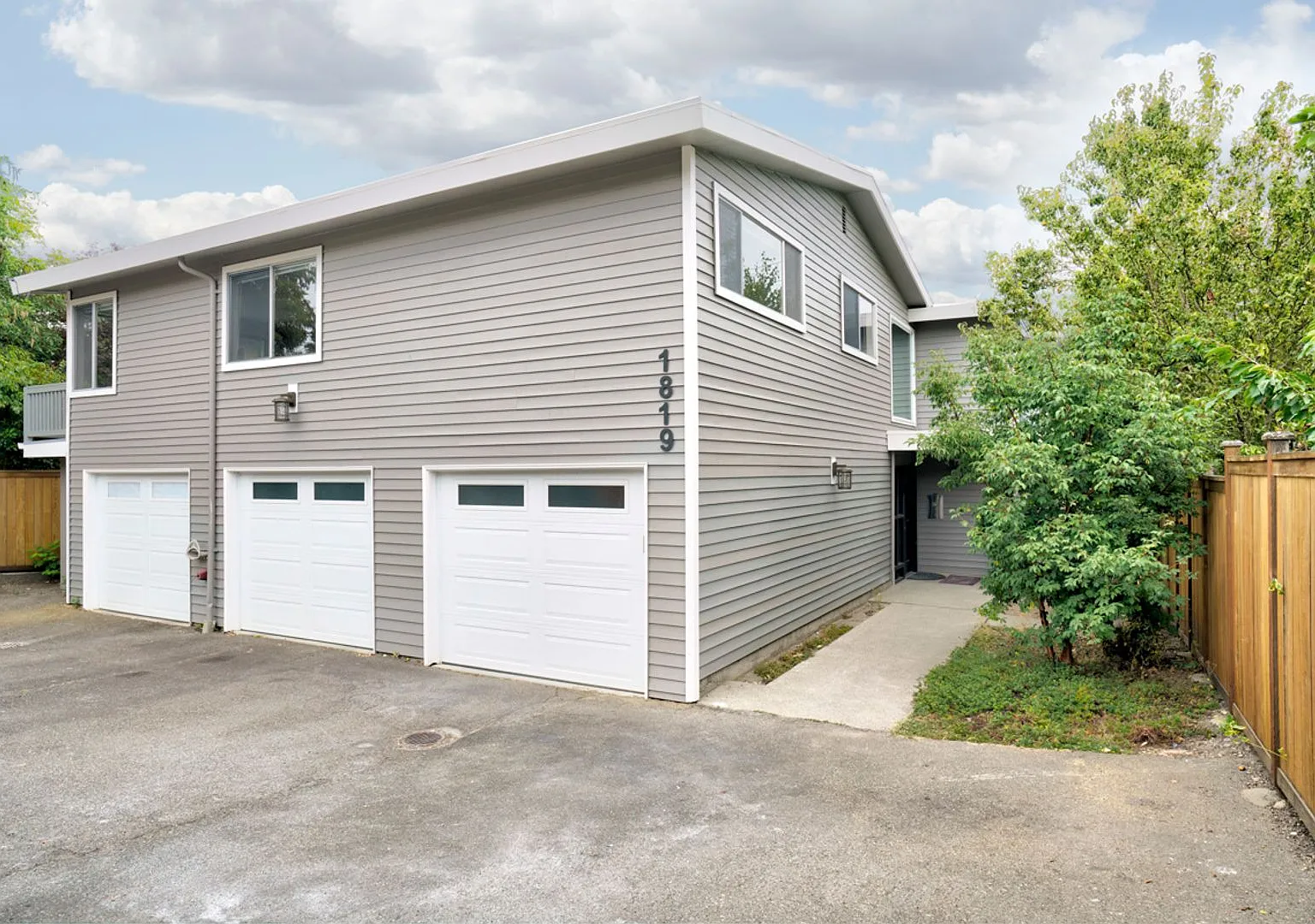 Park View Triplex — Photo 2