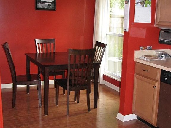 4th image of 2968 Marion Ct E