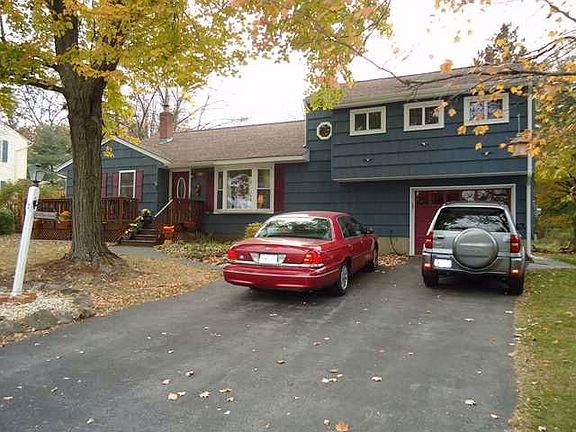 3rd image of 18 Archer Dr