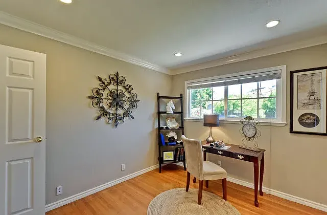 1034 Wallace Dr — Photo 6