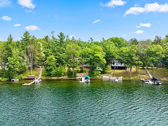 4th image of 1054 E Heart Lake Dr