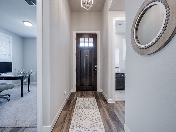 4th image of 2452 Elm Pl