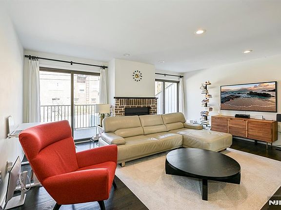 5th image of 1537 John Street #7