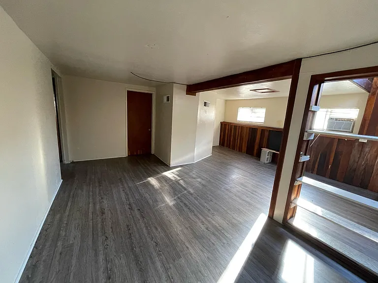 345 W 1st Ave — Photo 3