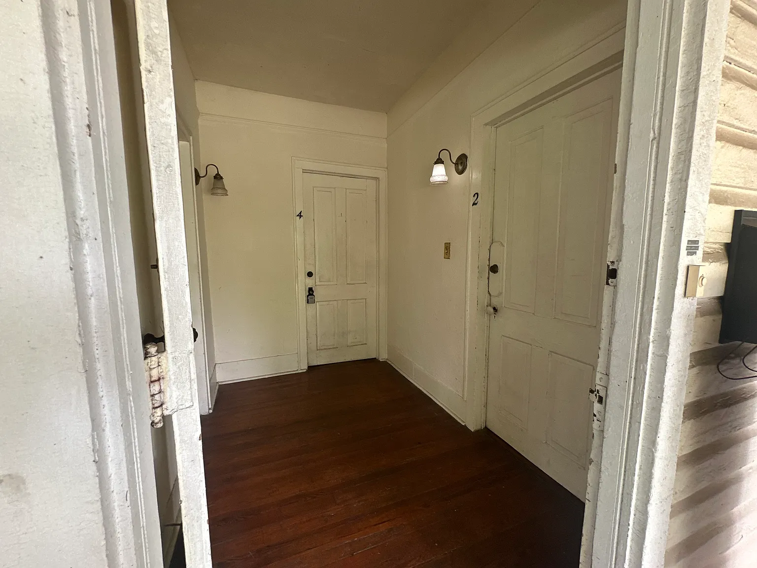 2 bed, 1100 sqft, $1,230 — Photo 2