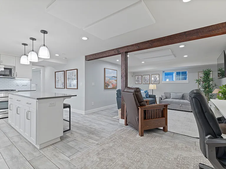 2061 NW Kearney St — Photo 10