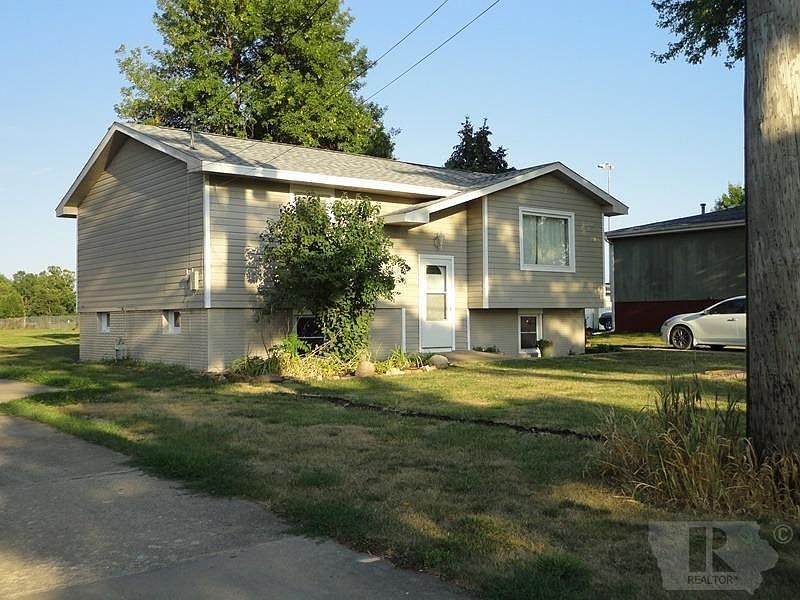 2nd image of 1308 Green St