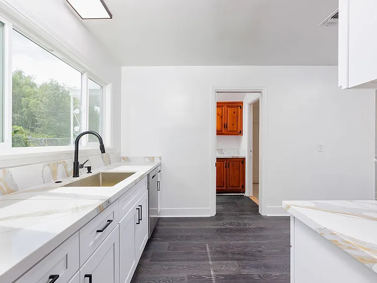 Summit Ln — Photo 10