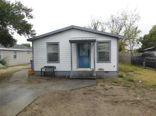 705 W Alfred St, Tavares, FL 32778