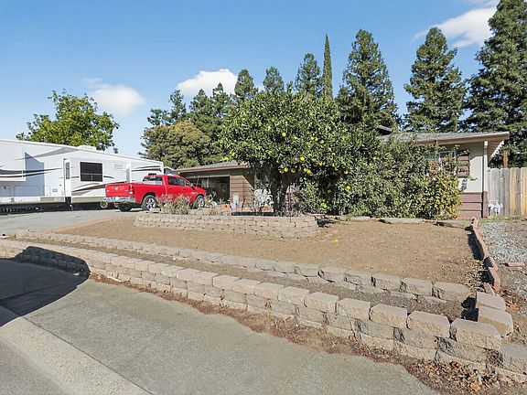 2nd image of 1186 Patricia Dr