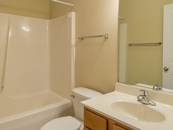 4th image of 211 W Vine St