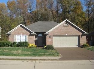 4780 Lincoln Pointe Dr, Newburgh, IN 47630