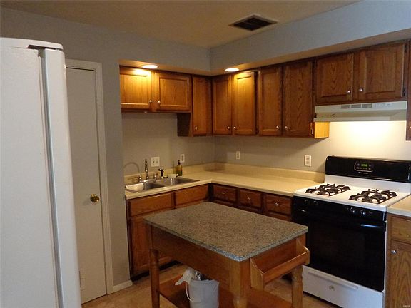 5th image of 3139 Wayne Ave