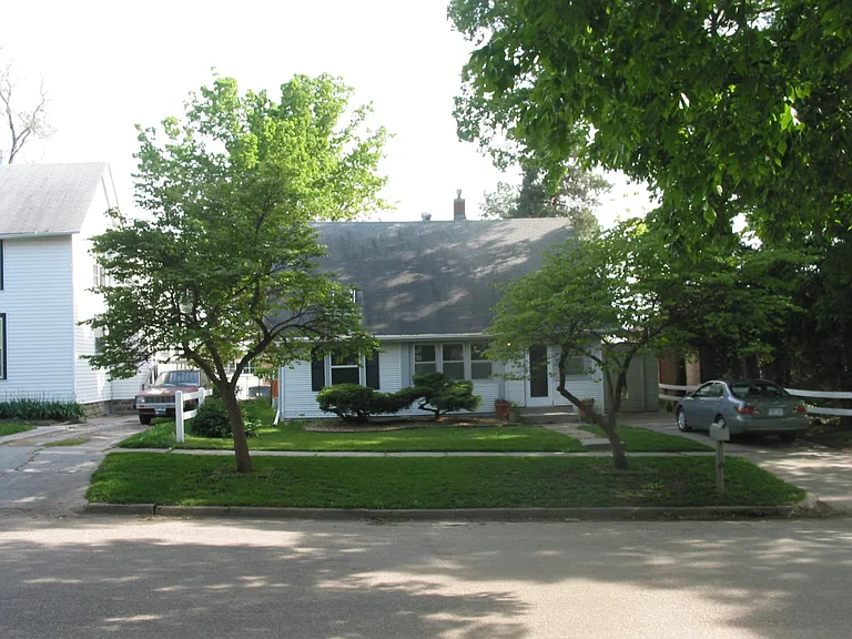 4723 Meredeth St — Photo 2
