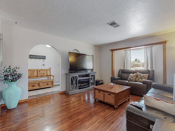 3rd image of 12212 Summer Ave NE