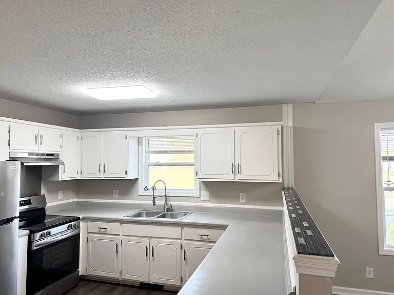 1804 Harbor Dr — Photo 4