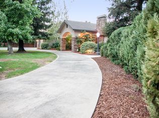 2236 W Green Acres Dr, Visalia, CA 93291