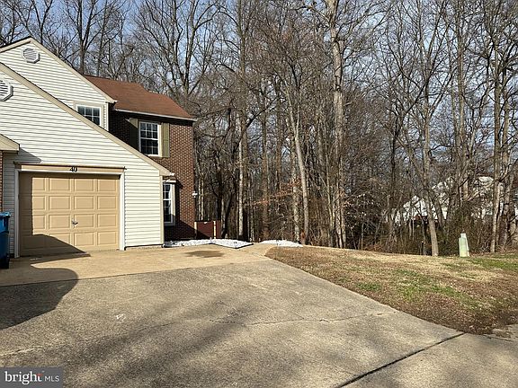 4th image of 40 Mahopac Dr