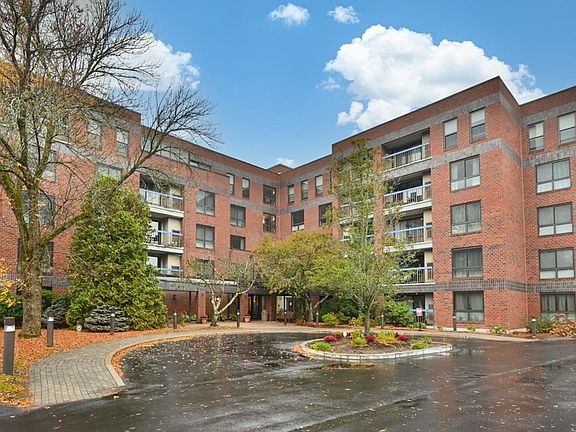 2nd image of 22 Railroad St APT 314