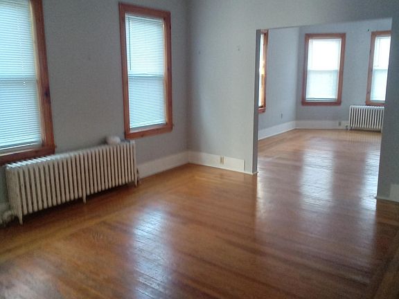 3rd image of 70 Humphrey St #1