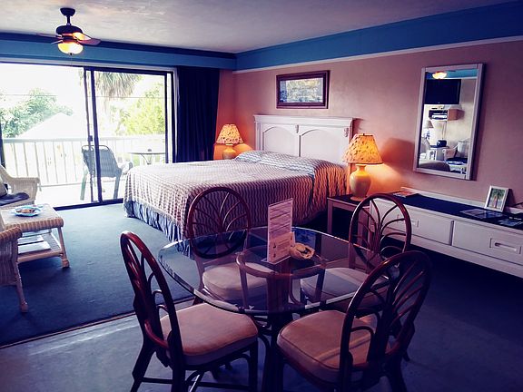 Fully Furnished & Decorated