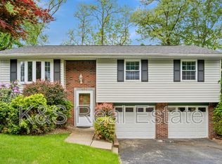 451 Fielding Dr, Pittsburgh, PA 15235