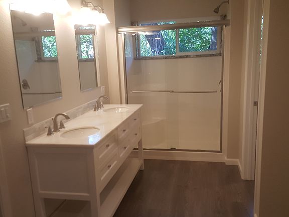 5th image of 250 Katherine Way