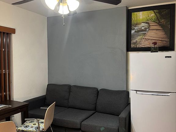 Sofa / Refrigerator