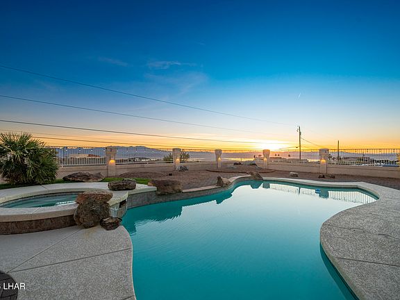 2nd image of 3630 Yucca Dr