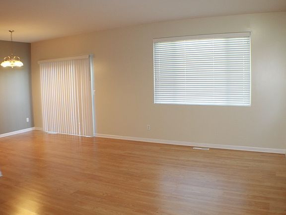 4th image of 7443 Thomas Dr