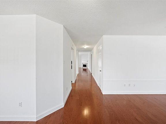 4th image of 1851 Courtside Place Drive
