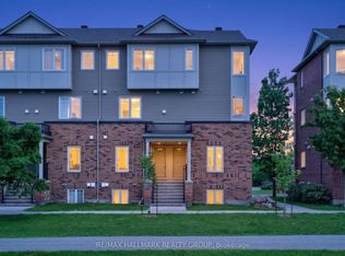 2591 Longfields Dr #26, Ottawa, ON K2J 2L7