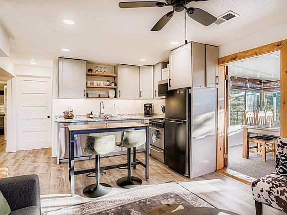 4th image of 13203 S Wamblee Valley Rd #1