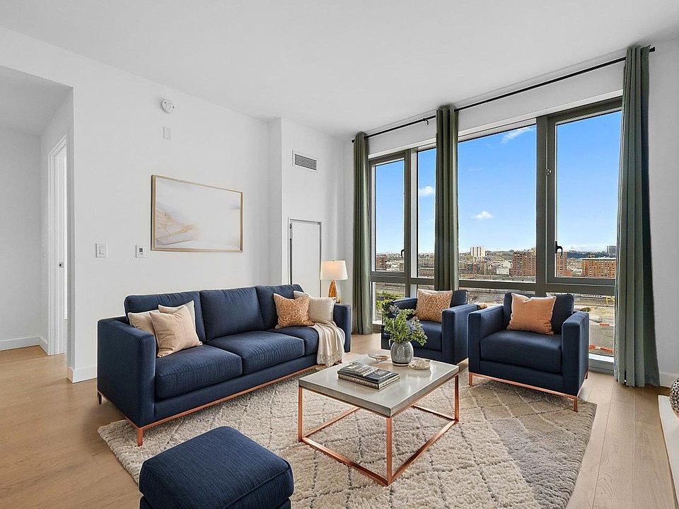 1st image of 75 Park Ln S APT 1102
