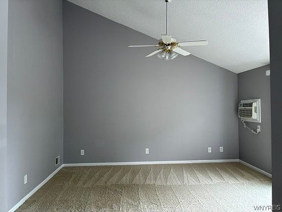 4th image of 9B Sunmist Sq #9B