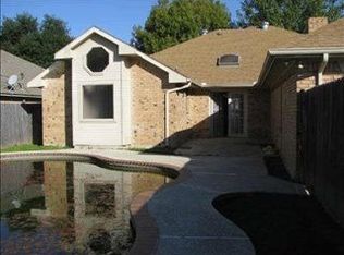 6924 Glacier Dr, Dallas, TX 75227