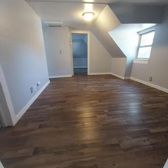 544 NW C St #B — Photo 15