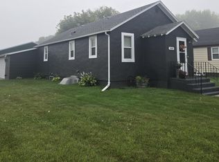 300 E 2nd Ave S, Cavalier, ND 58220