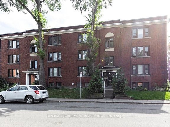4th image of 352 Hunter St E #1