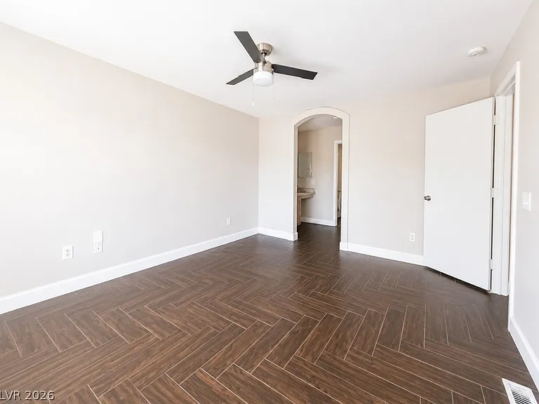 5041 Nardini Ave — Photo 11