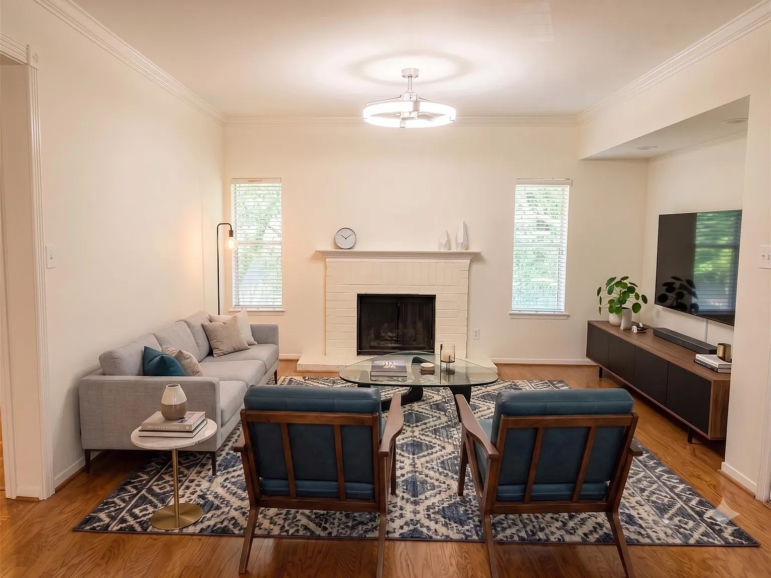 2 bed, 2.0 bath, 1042 sqft, $2,200 — Photo 4